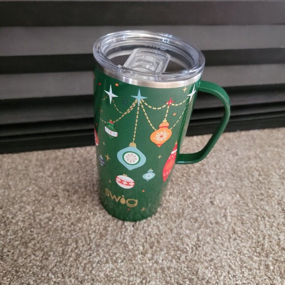 NEW Swig Life 22oz Travel Mug Handle Deck The Halls Insulated Ornament Green - Picture 1 of 4